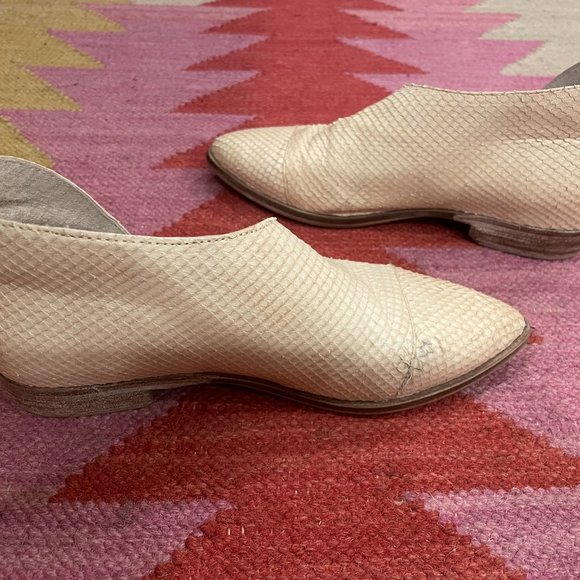 Free People Royale Flat White Embossed Flats Womens Size 37 - Picture 4 of 8